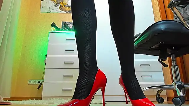 kristitopxx - KristiTopxx's free webcam - UK Sex Cams