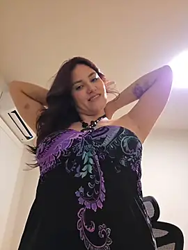 Webcam Model (MiaRides19)  is live.Free join now!