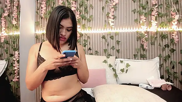 georgia_vega - Georgia_Vega's free webcam - UK Sex Cams