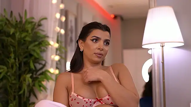 NicoleCellini live sex cam