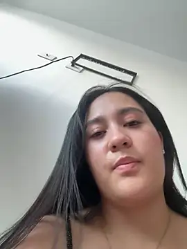 Webcam Model (Nina_lovi)  is live.Free join now!