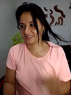 Webcam Model (elena_jonees)  is live.Free join now!