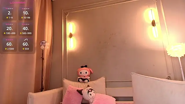 hikom1ko (F teen) - squeeze tits