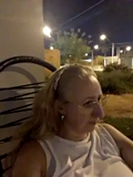 mileide980 - MILEIDE980's free webcam - UK Sex Cams