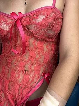 Webcam Model (Aaliyah_Salma)  is live.Free join now!