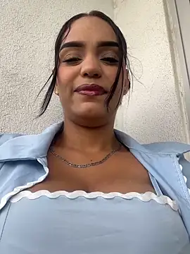 sara-77 - Sara-77's free webcam - UK Sex Cams