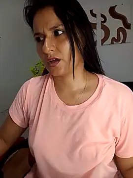 elena_jonees (Ask my age) - FINGER IN PUSSY 🥵