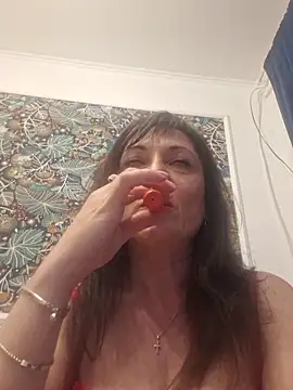 SaraGina from StripChat is Freechat