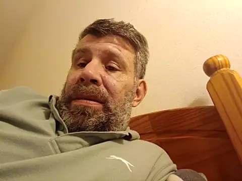 stud2512 (M mature) - Wank my cock for 5 minutes