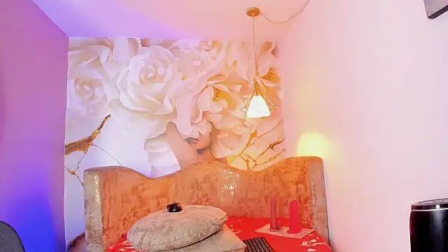 nylaroyale_cr - Nylaroyale_cr's free webcam - UK Sex Cams