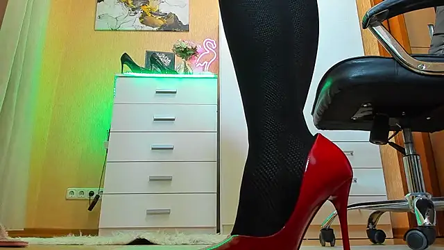 kristitopxx - KristiTopxx's free webcam - UK Sex Cams