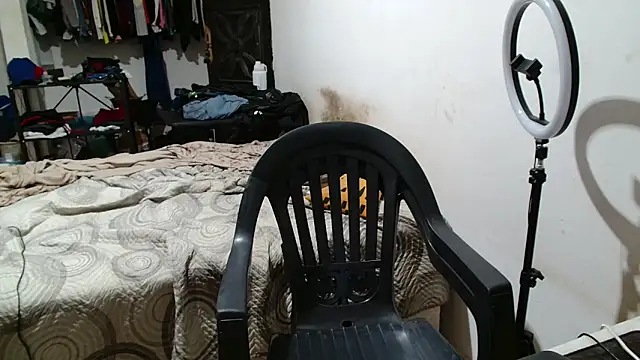 Leonino231 live sex cam