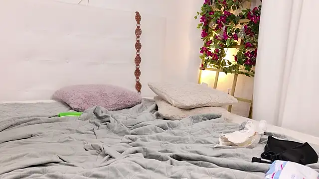 Alma_Rosee Live Webcam on Stripchat