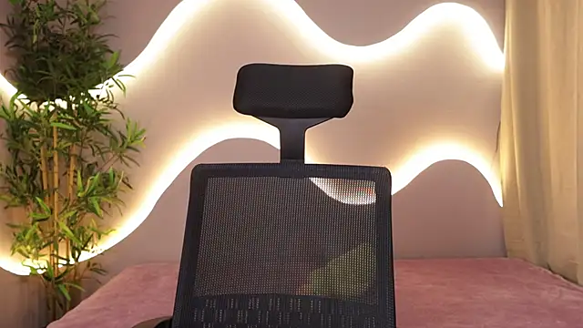 emma_lirys - Emma_Lirys's free webcam - UK Sex Cams