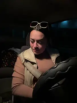 lesly_10- - Lesly_10-'s free webcam - UK Sex Cams