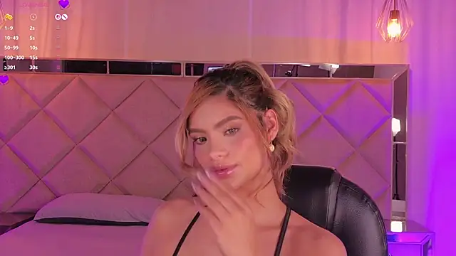 kyomivelvet - KyomiVelvet's free webcam - UK Sex Cams