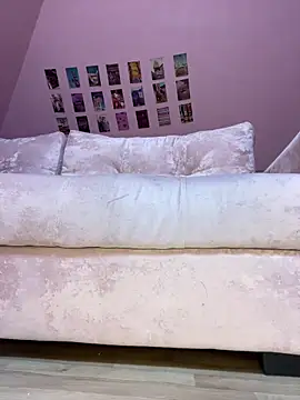 Webcam Model (Rinamay_)  is live.Free join now!