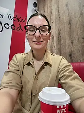 the_snowwhitee (F young) - Dildo in Public KFC ❤️