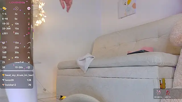 emmy_candy_18 - Emmy_candy_18's free webcam - UK Sex Cams