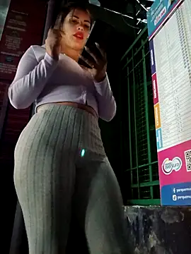 cata_city1106 (F young) - Show titis public🤯😈