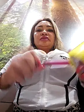 afroditecash (F milf) - Great Squirt on your face. 😈