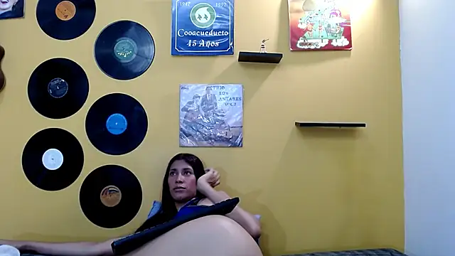 skinnyverus18 (F young) - dildo anal   + squirt