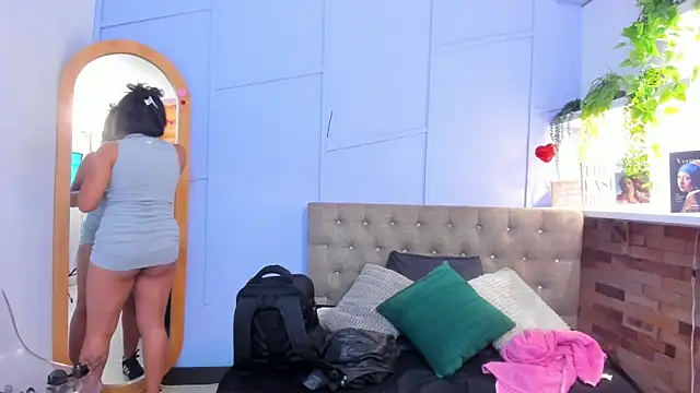 lilithmiller3 - Lilithmiller3's free webcam - UK Sex Cams