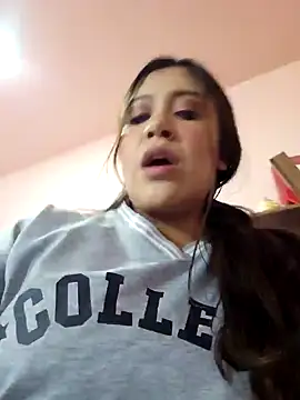 Webcam Model (-TheCatCrazy-)  is live.Free join now!