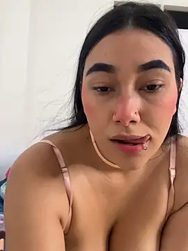 Webcam Model (Mia__Starxxx)  is live.Free join now!