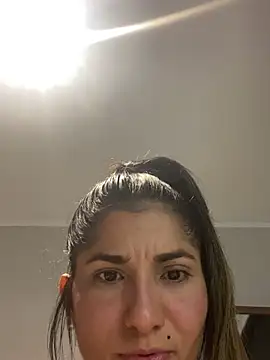 alejandritamilano - AlejandritaMilano's free webcam - UK Sex Cams