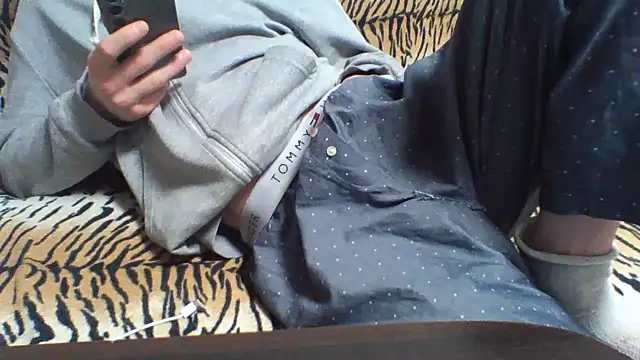 kaelnox (M young) - I fuck a masturbator until I cum