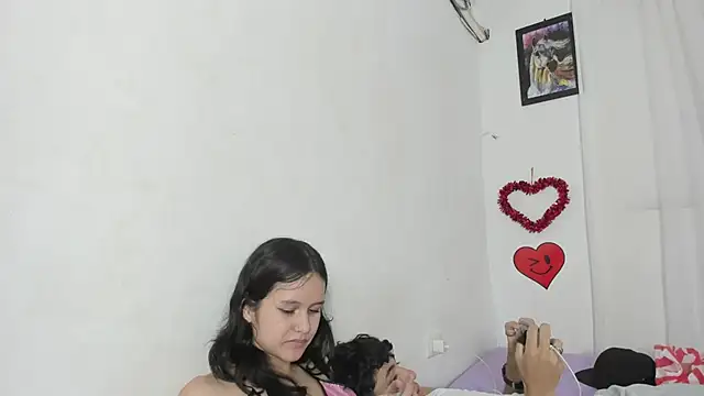 laura_and_kevin - Laura_and_Kevin's free webcam - UK Sex Cams