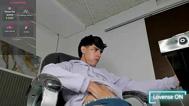 dyla_n18 (M young) - full naked and oil in my body