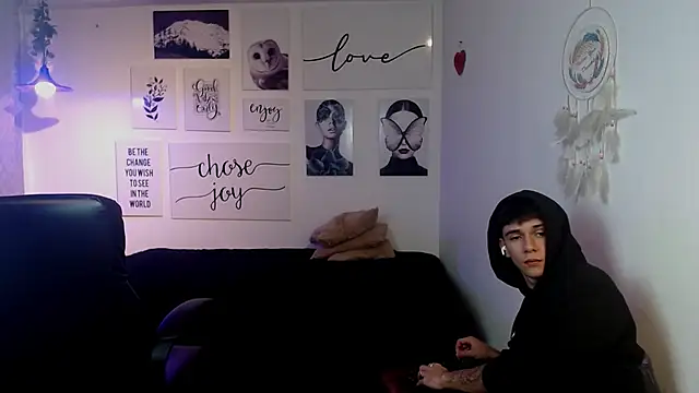 amethystshadow17 (M twink) - show ass