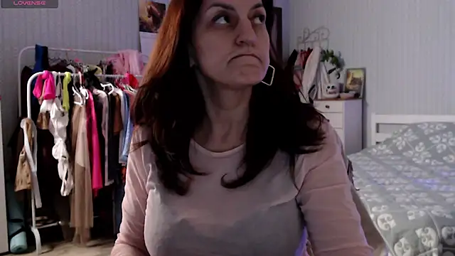 vivian-alluring - Vivian-Alluring's free webcam - UK Sex Cams