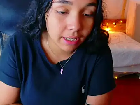 loreaniss - Loreaniss's free webcam - UK Sex Cams