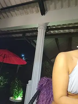 Webcam Model (Lucia_princess_xxx)  is live.Free join now!