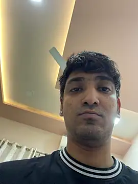 hornyguy271192 (M young) - Shower in public