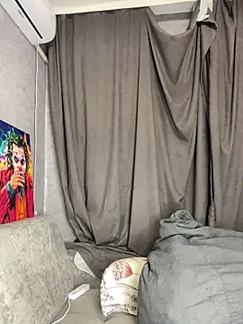 lola_hale (G young) - Play with my little pussy and I'll cum