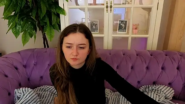 CyrenaLuxe live sex cam