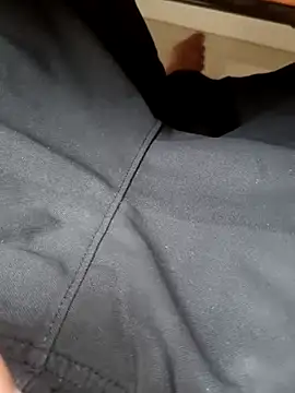 wrong_man25 (M young) - Cum in public