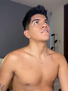 onlysantty - OnlySantty's free webcam - UK Sex Cams