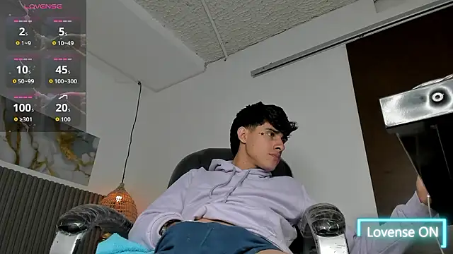 dyla_n18 (M young) - full naked and oil in my body