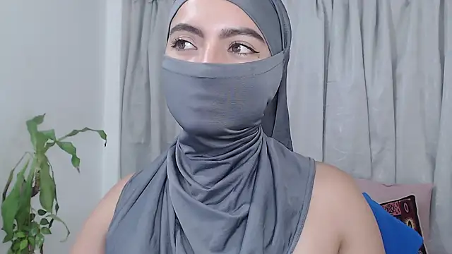 jade_nassar (F young) - Finger game at the pussy