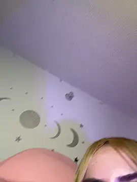 emma_cute11 - Emma_cute11's free webcam - UK Sex Cams