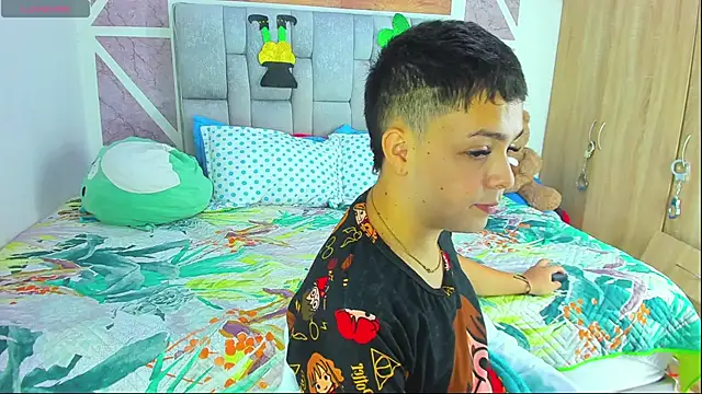 christopher_hot (M young) - Put me hot