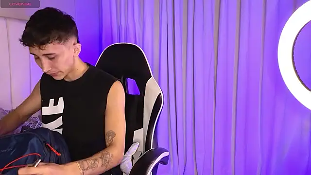 rome_cortes (M young) - oil on body + super cum