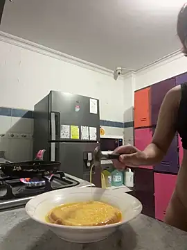 Webcam Model (Eva_Feller69)  is live.Free join now!