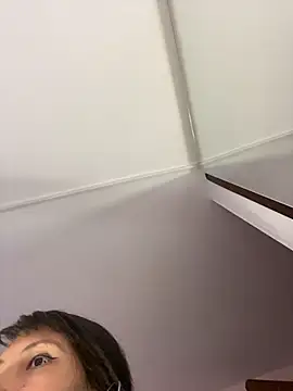 Webcam Model (Michelle_ec)  is live.Free join now!