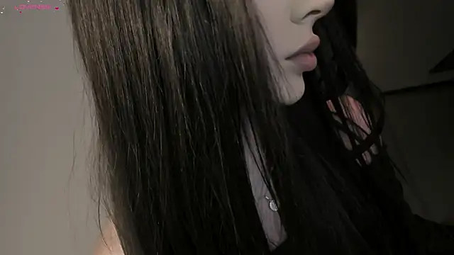 sweetest_bella Live Webcam on Stripchat